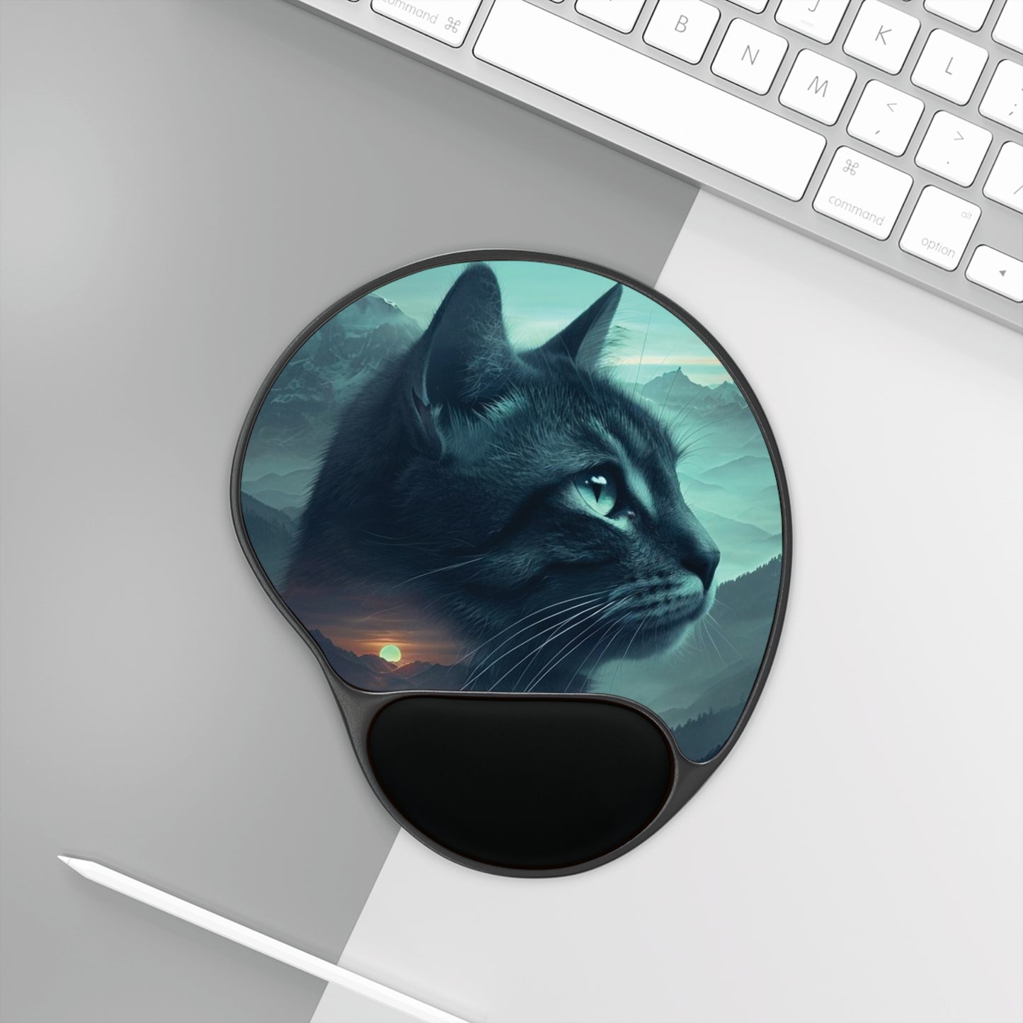 Cat-Themed Mouse Pad with Wrist Rest - Comfortable Desk Accessory for Cat Lovers