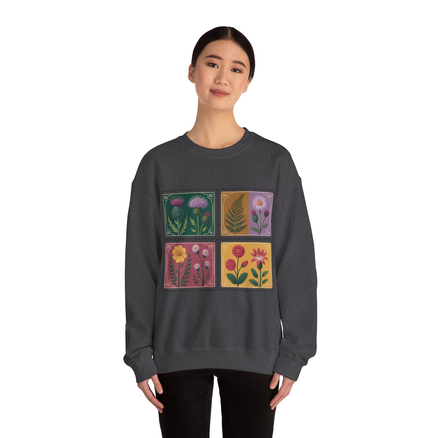 Woman Heavy Blend™ Crewneck Sweatshirt