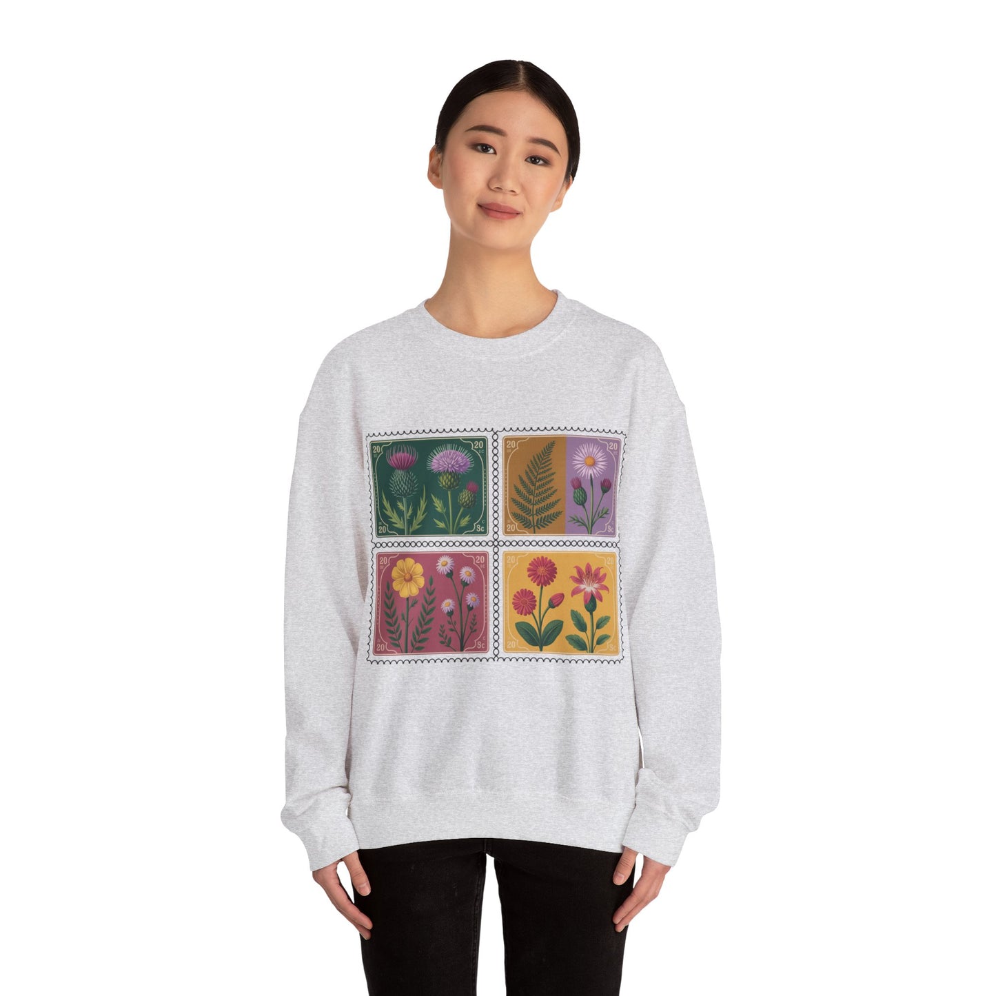 Woman Heavy Blend™ Crewneck Sweatshirt